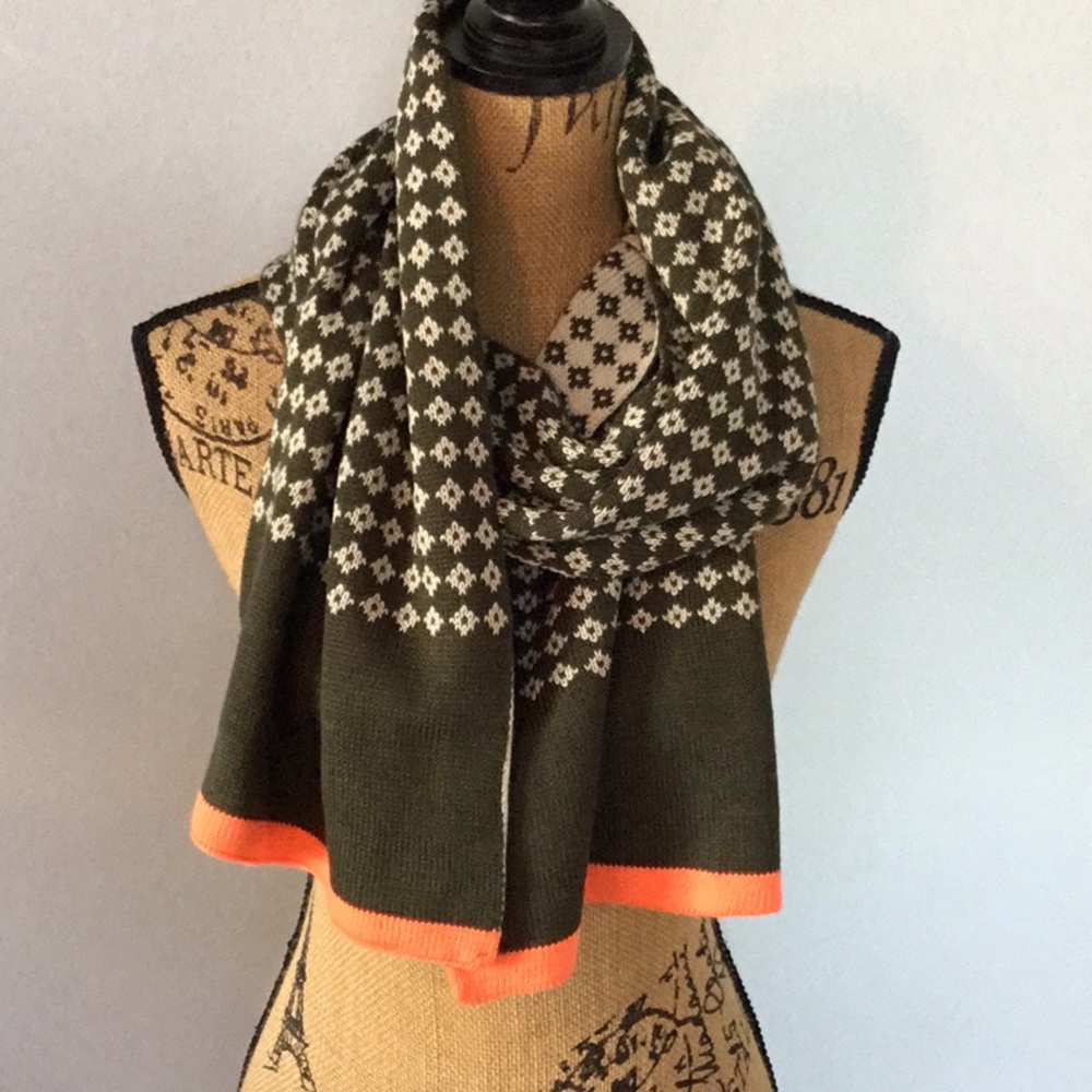 White Knight reversible scarf NWOT